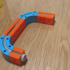 רכבת מגנטית עם מסלול מודולרי להרכבה